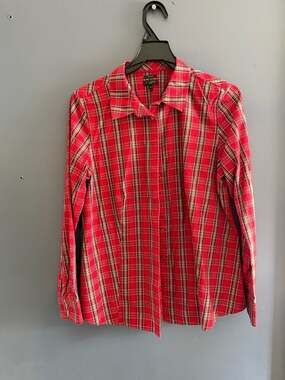 Talbots non iron size 12p Red plaid gold buttons metallic button up Christmas